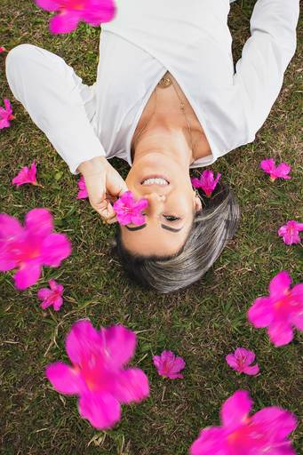 Ensaio Feminino Flores Caindo Bosque da Uva - Colombo/PR