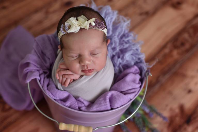 melhorfotografanewborn,estudiofotografia,amormaior, odeceixemaravilha,Algarve,fotografianewborn, sweetbabyfotografia,bebe,recemnascido,grávida, maternidade,fotografiafamilia,roxo,susananovaisfotografia,asmaisbonitasfotografias,enroladinho,balde