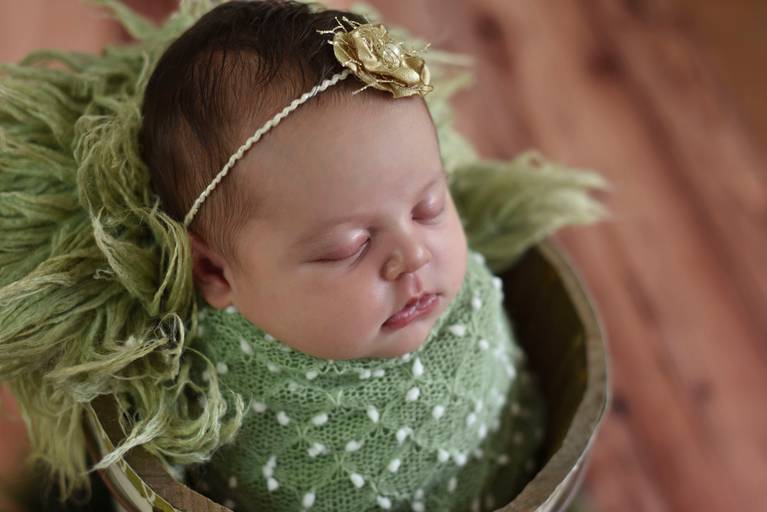 melhorfotografanewborn,estudiofotografia,amormaior, odeceixemaravilha,Algarve,fotografianewborn, sweetbabyfotografia,bebe,recemnascido,grávida, maternidade,fotografiafamilia,balde,susananovaisfotografia,asmaisbonitasfotografias,enroladinho,verde