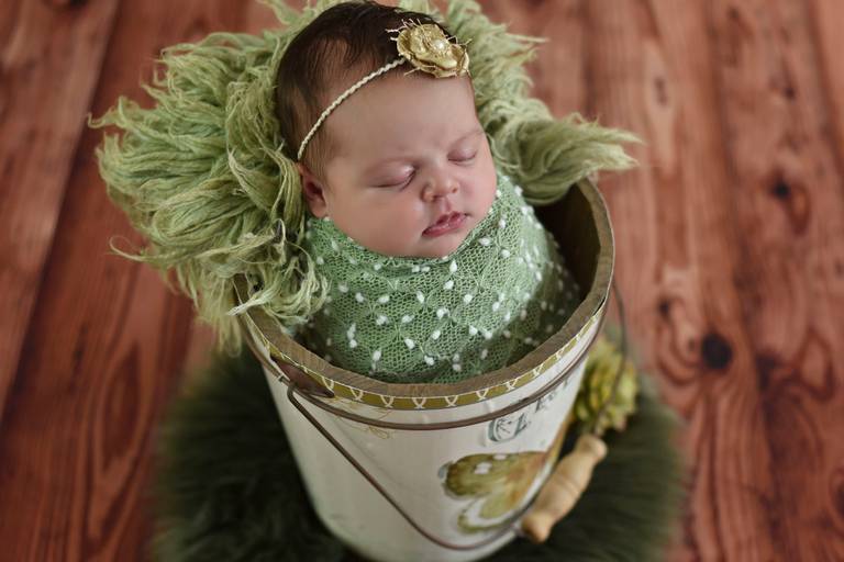 melhorfotografanewborn,estudiofotografia,amormaior, odeceixemaravilha,Algarve,fotografianewborn, sweetbabyfotografia,bebe,recemnascido,grávida, maternidade,fotografiafamilia,balde,susananovaisfotografia,asmaisbonitasfotografias,enroladinho,verde