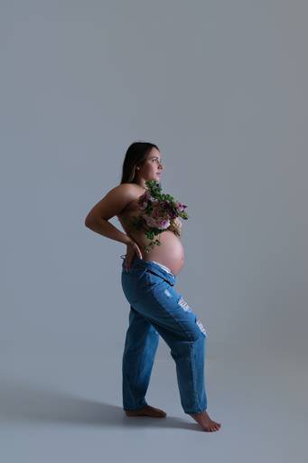 Fotografia de maternidade na Costa Vicentina com um estilo contemporâneo