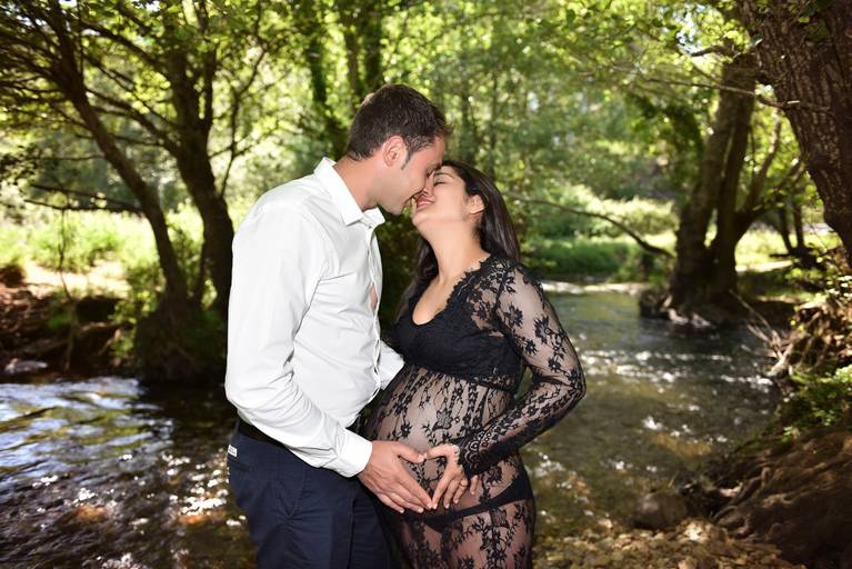 melhorfotografagravida,, melhorfotografadoalgarve, melhorfotografadeportugal,fotografiaexterior,campo,ribeira,arvores,maternidade,gravida,vestido,amormaoir