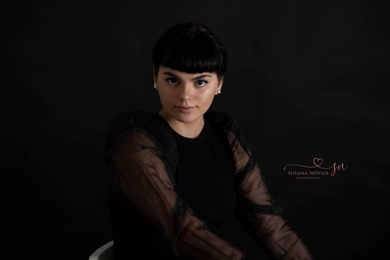 retratofeminino,sensual,mulher,beleza,fundopreto,fotografia,estudio,rosto