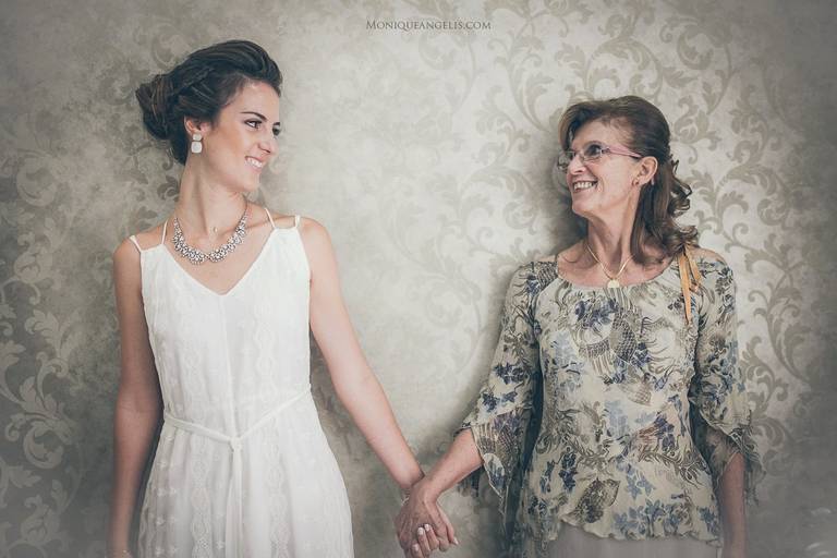 Monique Angelis - Making off da noiva Julia ao lado de sua mãe