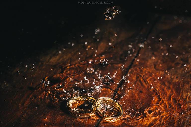 Monique Angelis - A foto das alianças