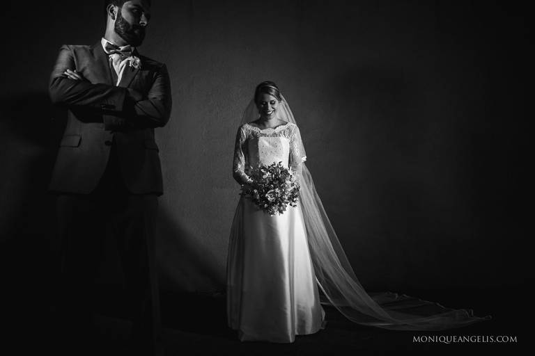 Monique Angelis - Foto feita após cerimônia de casamento em um ensaio com o casal Santa Barbara - SP