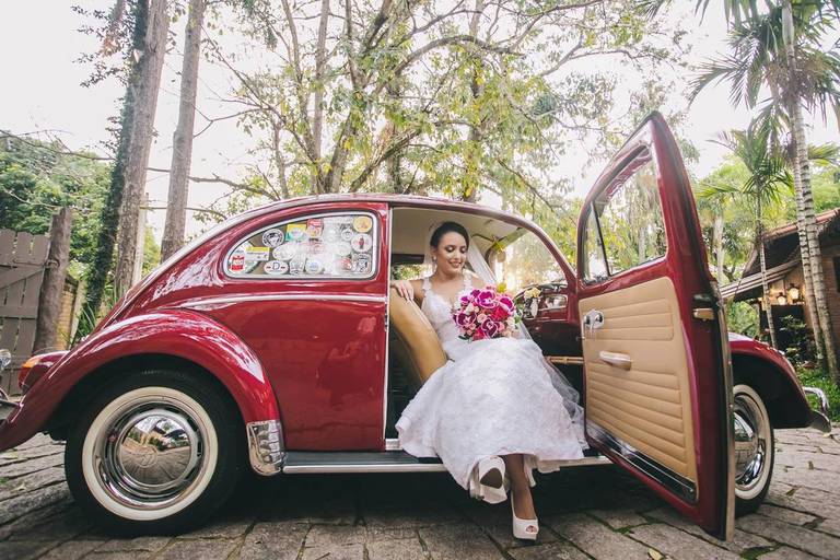 Monique Angelis - Noiva Leticia aguardando entrada em Quintas das Bromélias