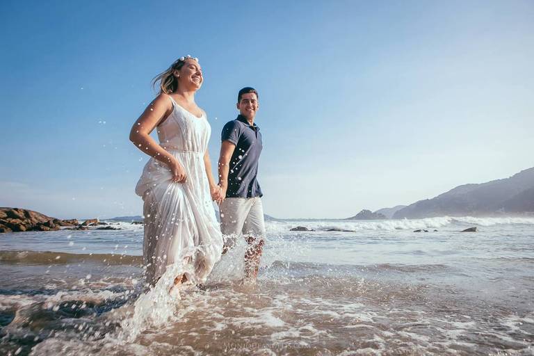 Monique Angelis - Corrida dos noivos na orla da praia de São Pedro no Guarujá - Sp