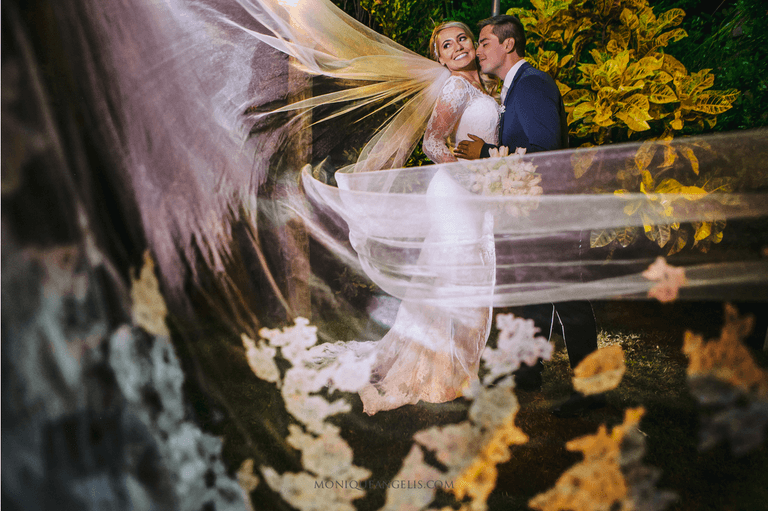 O véu da noiva durante o ensaio do casamento