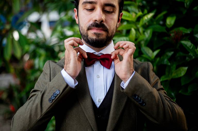 Noivo de gravata borboleta