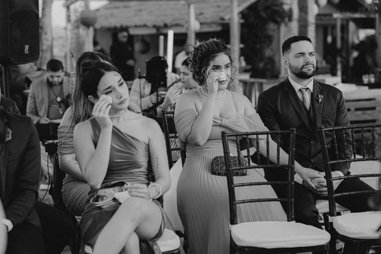 convidados 
emocionados