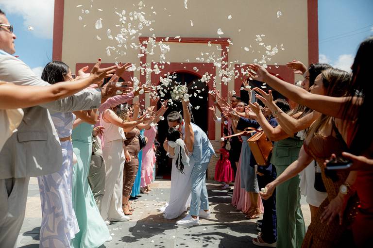 casal se beijando
na saída
