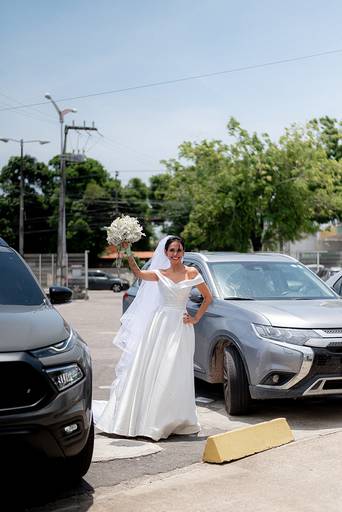 noiva com o seu buquê