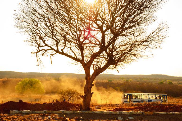 onibus-escolar-educacao-semiarido-fotografo-corporativo-assu-rn-fotografo-empresarial-jean-lopes