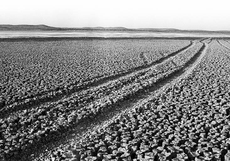 © Jean Lopes. Caminho das águas, 2000. Vencedora do 1º Concurso Fotográfico Sérgio Buarque de Holanda, 2003