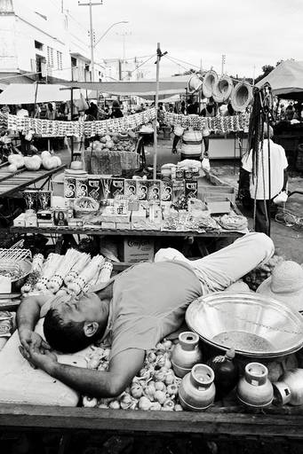 © Jean Lopes. ressaca, 2003. Primeiro lugar no 23º Concurso Fotográfico Cidade de Santa Maria/RS, 2003
