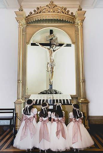 Rafael Porto fotografia de casamento casamentos amor love festa noiva noivo igreja padre pastor aliança casando na praia noivado #noivado recepção buquê grinalda vestido de noiva pajem dama de honra #wedding #bride #love #weddingdress #noivos #weddingday 