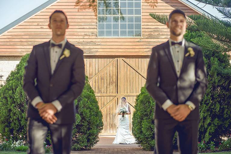 Rafael Porto fotografia de casamento casamentos amor love festa noiva noivo igreja padre pastor aliança casando na praia noivado #noivado recepção buquê grinalda vestido de noiva pajem dama de honra #wedding #bride #love #weddingdress #noivos #weddingday 