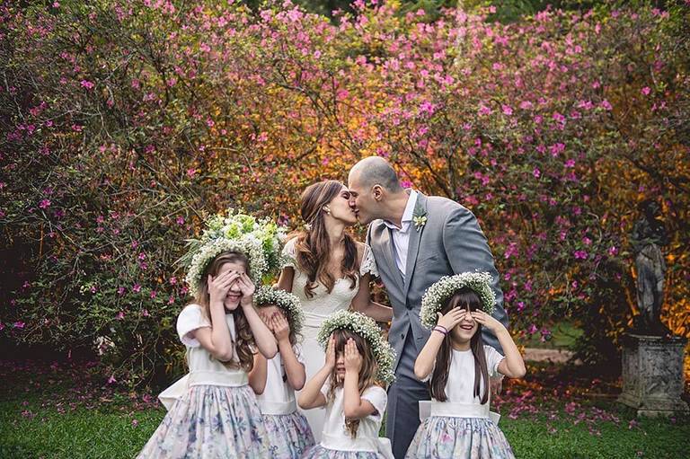 Rafael Porto fotografia de casamento casamentos amor love festa noiva noivo igreja padre pastor aliança casando na praia noivado #noivado recepção buquê grinalda vestido de noiva pajem dama de honra #wedding #bride #love #weddingdress #noivos #weddingday 