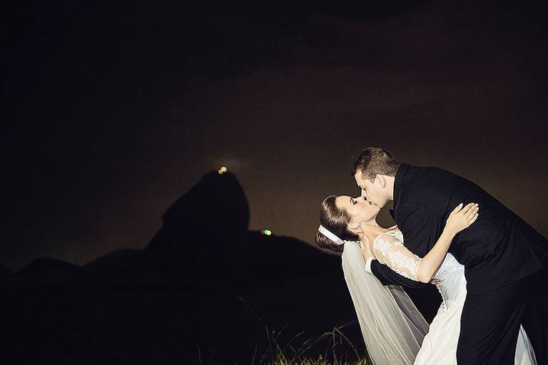 Rafael Porto fotografia de casamento casamentos amor love festa noiva noivo igreja padre pastor aliança casando na praia noivado #noivado recepção buquê grinalda vestido de noiva pajem dama de honra #wedding #bride #love #weddingdress #noivos #weddingday 