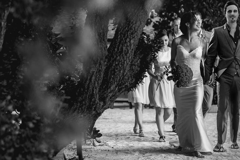 Rafael Porto fotografia de casamento casamentos amor love festa noiva noivo igreja padre pastor aliança casando na praia noivado #noivado recepção buquê grinalda vestido de noiva pajem dama de honra #wedding #bride #love #weddingdress #noivos #weddingday 