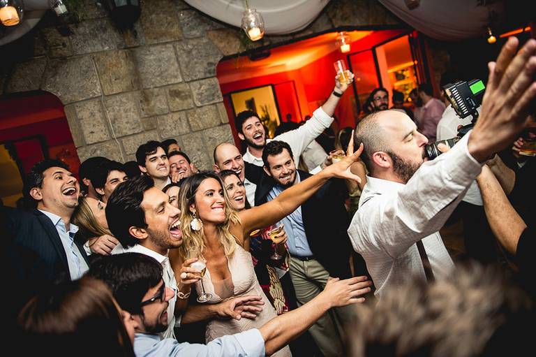 Rafael Porto fotografia de casamento casamentos amor love festa noiva noivo igreja padre pastor aliança casando na praia noivado #noivado recepção buquê grinalda vestido de noiva pajem dama de honra #wedding #bride #love #weddingdress #noivos #weddingday 