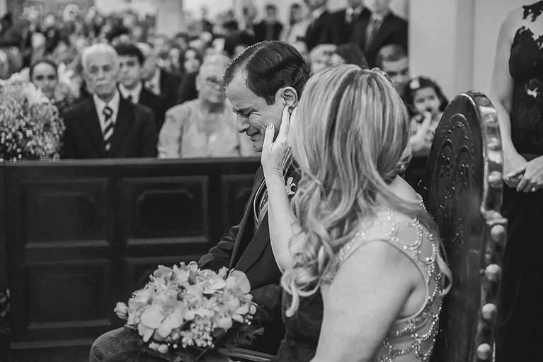 Rafael Porto fotografia de casamento casamentos amor love festa noiva noivo igreja padre pastor aliança casando na praia noivado #noivado recepção buquê grinalda vestido de noiva pajem dama de honra #wedding #bride #love #lagrimas #emoção #weddingday 