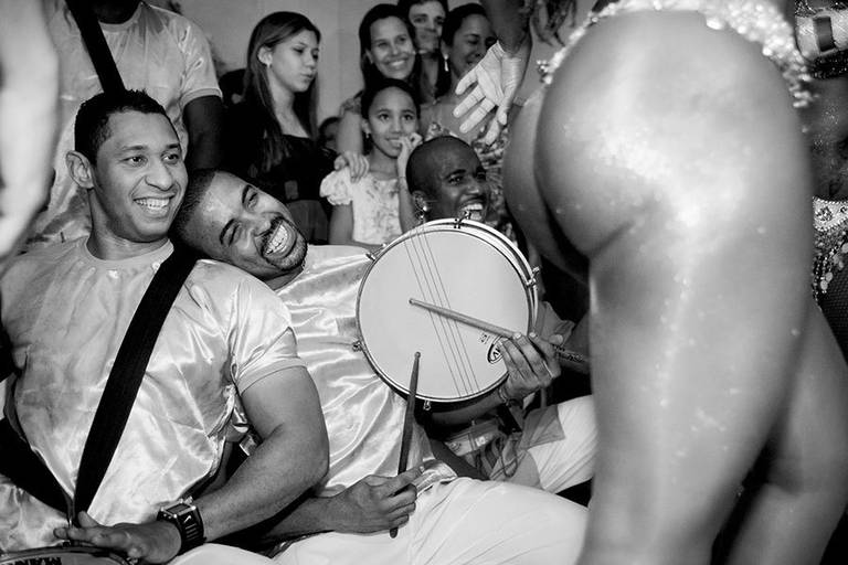 Rafael Porto fotografia de casamento casamentos amor love festa noiva noivo igreja padre pastor aliança casando na praia noivado #noivado recepção buquê grinalda vestido de noiva pajem dama de honra #wedding #bride #love #weddingdress #noivos #weddingday 