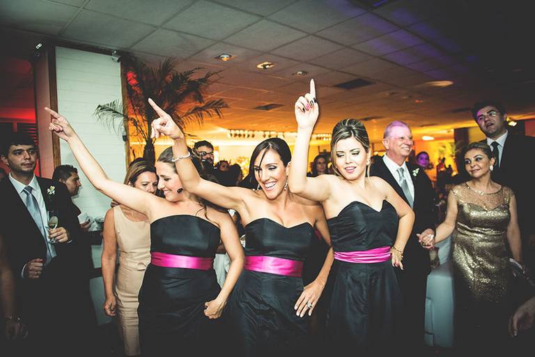 Rafael Porto fotografia de casamento casamentos amor love festa noiva noivo igreja padre pastor aliança casando na praia noivado #noivado recepção buquê grinalda vestido de noiva pajem dama de honra #wedding #bride #love #weddingdress #noivos #weddingday 