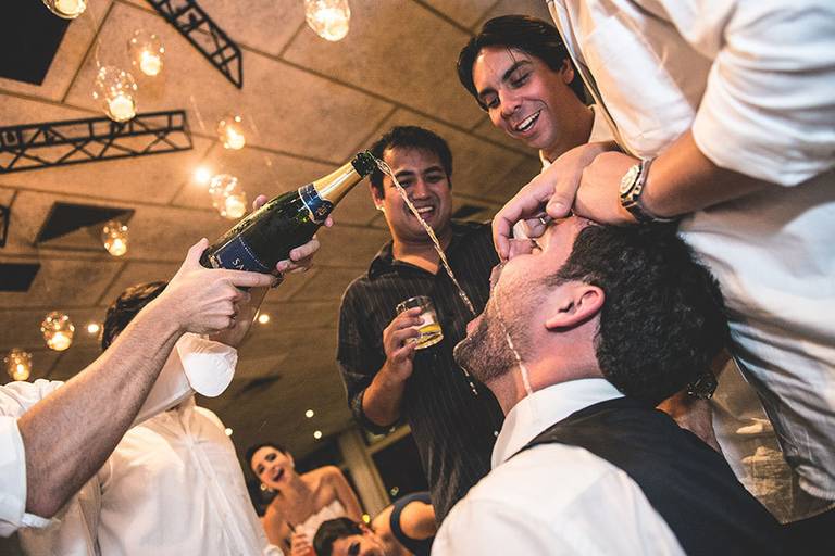 Rafael Porto fotografia de casamento casamentos amor love festa noiva noivo igreja padre pastor aliança casando na praia noivado #noivado recepção buquê grinalda vestido de noiva pajem dama de honra #wedding #bride #love #weddingdress #noivos #padrinhos