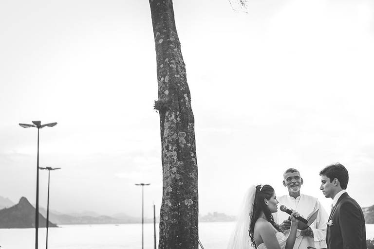 Rafael Porto fotografia de casamento casamentos amor love festa noiva noivo igreja padre pastor aliança casando na praia noivado #noivado recepção buquê grinalda vestido de noiva pajem dama de honra #wedding #bride #love #weddingdress #noivos #weddingday 