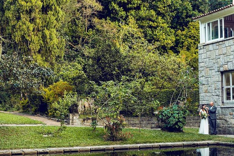Rafael Porto fotografia de casamento casamentos amor love festa noiva noivo igreja padre pastor aliança casando na praia noivado #noivado recepção buquê grinalda vestido de noiva pajem dama de honra #wedding #bride #love #weddingdress #noivos #weddingday 