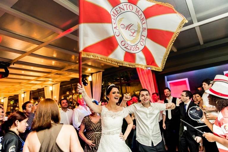 Rafael Porto fotografia de casamento casamentos amor love festa noiva noivo igreja padre pastor aliança casando na praia noivado #noivado recepção buquê grinalda vestido de noiva pajem dama de honra #wedding #bride #love #weddingdress #noivos #weddingday 