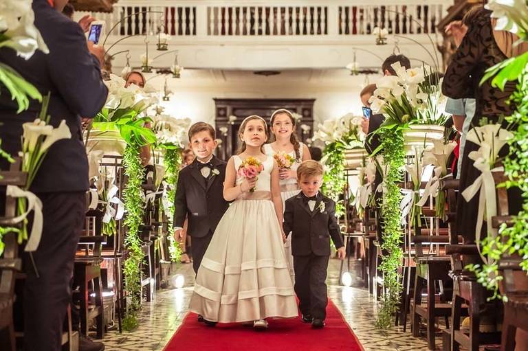 Rafael Porto fotografia de casamento casamentos amor love festa noiva noivo igreja padre pastor aliança casando na praia noivado #noivado recepção buquê grinalda vestido de noiva pajem dama de honra #wedding #bride #love #weddingdress #noivos #weddingday 