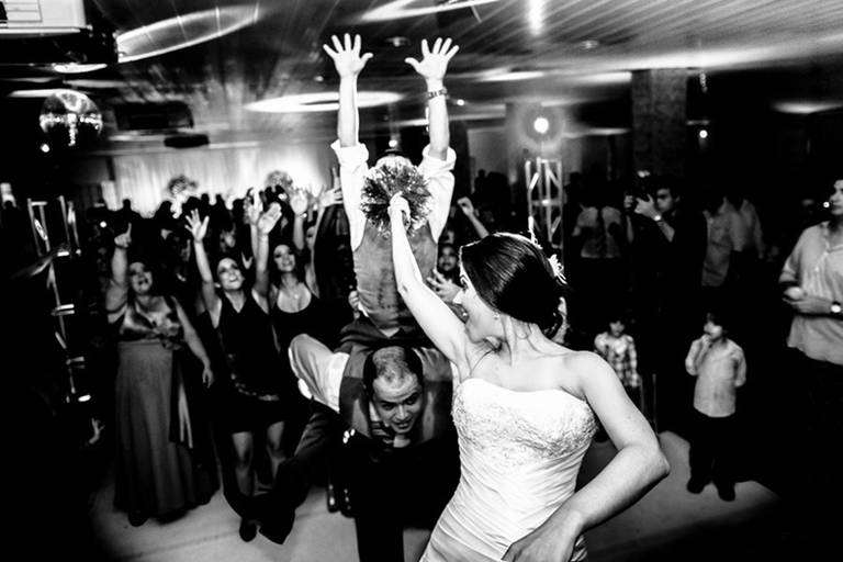 Rafael Porto fotografia de casamento casamentos amor love festa noiva noivo igreja padre pastor aliança casando na praia noivado #noivado recepção buquê grinalda vestido de noiva pajem dama de honra #wedding #bride #love #weddingdress #noivos #weddingday 