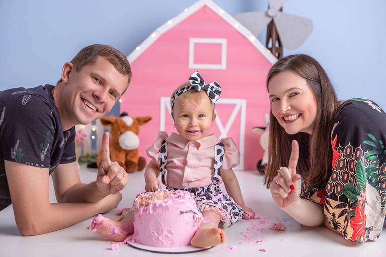 Júlia ♥ Fazendinha Rosa
Smash The Cake em Porto Alegre