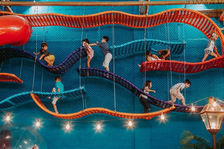 foto de brinquedão da casa de festas vilarejo na barra da tijuca repleto de crianças foto de crisbfotografia