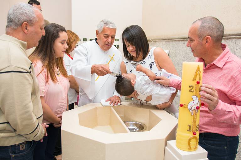 Neste dia especial, a luz de Deus acenderá no seu coração... Para iluminar todo o caminho da sua vida!