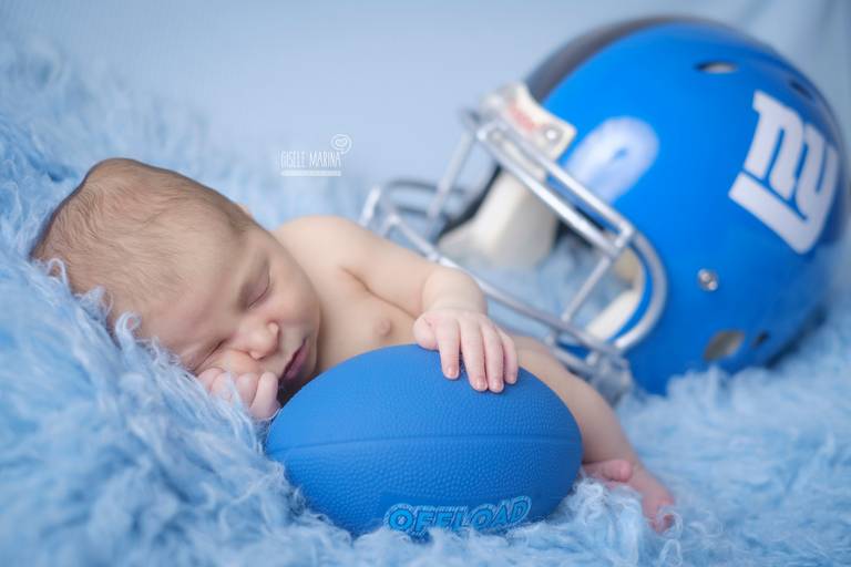 Felipe escolhendo seu time de futebol americano