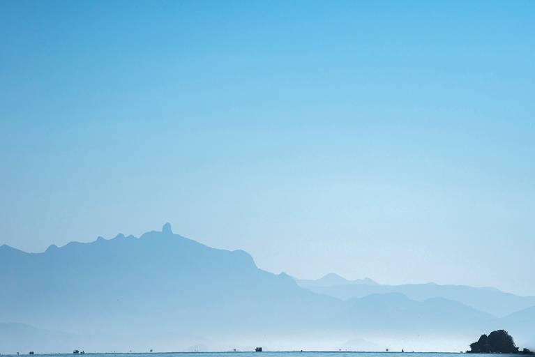 Paisagem minimalista de Paraty