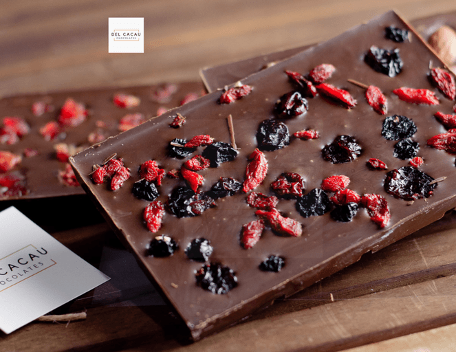 TABLETE AO LEITE MIX BERRIES