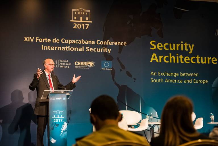 Conferência forte de Copacabana - Fotografia profissional institucional  e corporativa para empresa seminários e conferências