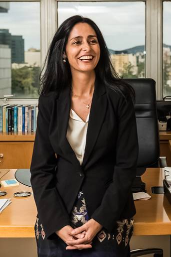 Retrato de executiva da FAPES no Centro do Rio de Janeiro - Fotografia profissional institucional  e corporativa para empresas e retratos