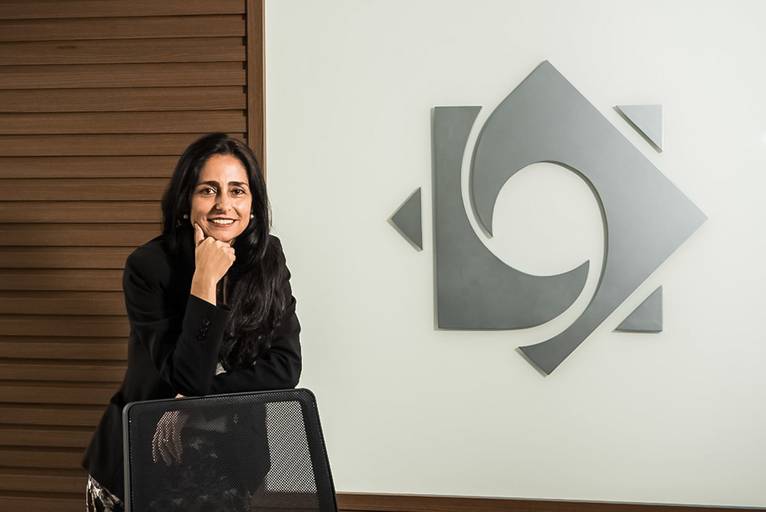 Retrato de executiva da FAPES no Centro do Rio de Janeiro - Fotografia profissional institucional  e corporativa para empresas e retratos