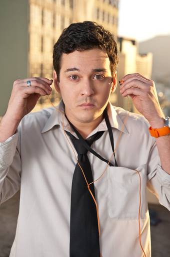 Retrato do ator Marcos Veras posando para divulgação de sua peça - Fotografia profissional institucional  e corporativa para empresas e retratos.