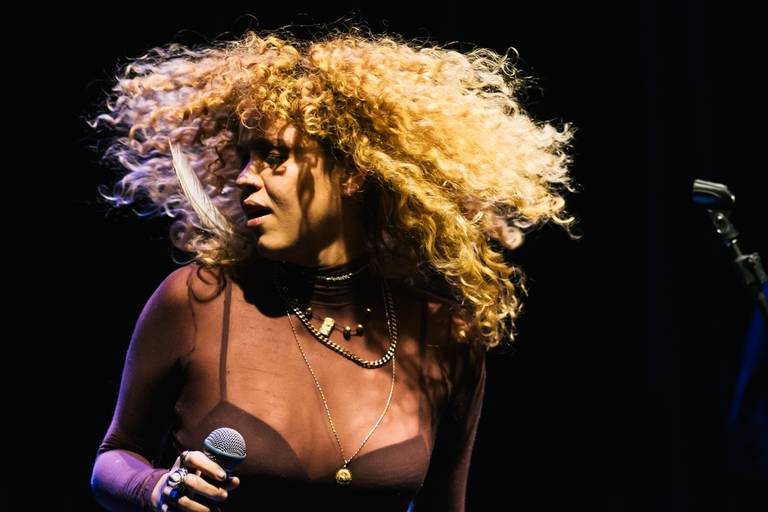 Fotografia de música show Luê