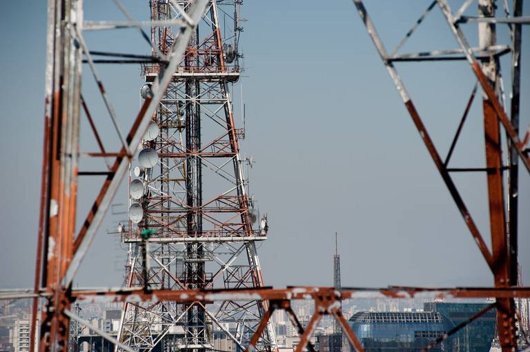 Detalhes de torres de transmissão - Fotografia profissional institucional  e corporativa para empresas