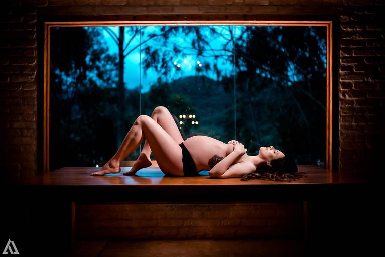 Ensaio Book Foto de Gestante Nua sem roupa Alex Jardim Fotografia Fotógrafo Resende Itatiaia Penedo Porto Real Quatis Barra Mansa Volta Redonda Serrinha do Alambari Mauá Maringá Maromba Gravidiva TOP lindas Natureza Família