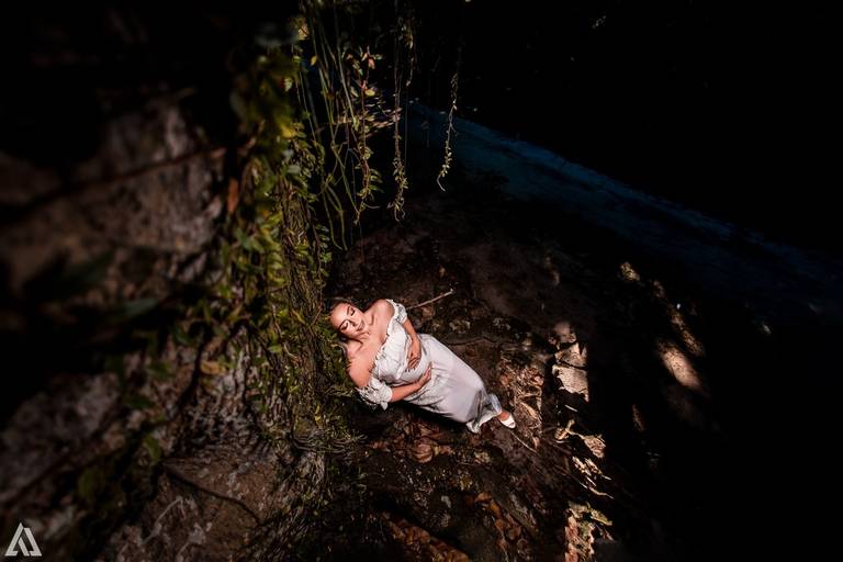 Ensaio Book Foto de Gestante Nua sem roupa Alex Jardim Fotografia Fotógrafo Resende Itatiaia Penedo Porto Real Quatis Barra Mansa Volta Redonda Serrinha do Alambari Mauá Maringá Maromba Gravidiva TOP lindas Natureza Família árvore 