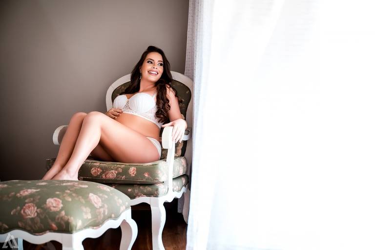 Ensaio Book Foto de Gestante Lingerie Alex Jardim Fotografia Aéreas Drone Fotógrafo Resende Itatiaia Penedo Porto Real Quatis Barra Mansa Volta Redonda Angra dos Reis Serrinha do Alambari Mauá Maringá Maromba Gravidiva TOP lindas Natureza Família 